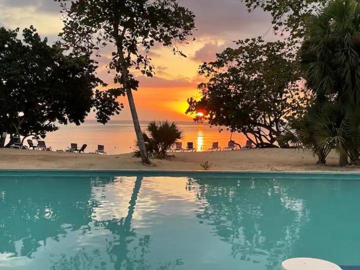 Вилла Irie Vibes Ocean View Негрил Экстерьер фото